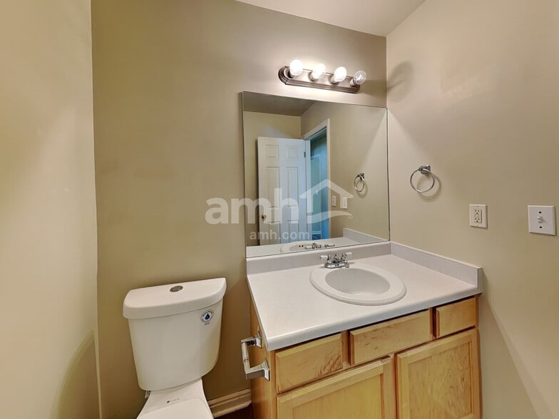 Building Photo - 2872 W 2075 S