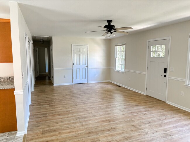 Building Photo - 10355 Bunting Rd