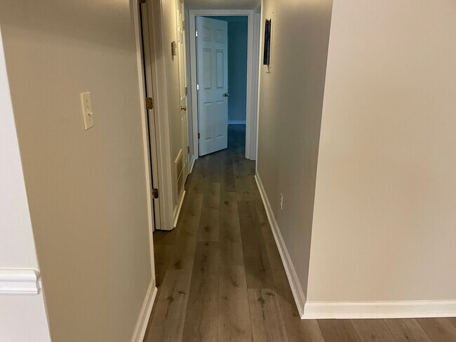 Building Photo - Great Townhome In Oak Grove - Easy Access to Emory & CDC