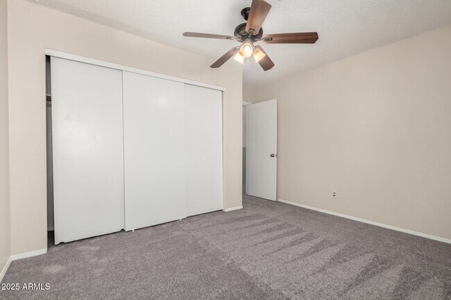 Building Photo - 10023 W Sells Dr