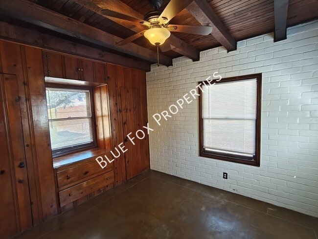 Building Photo - 1211 N Jones Blvd