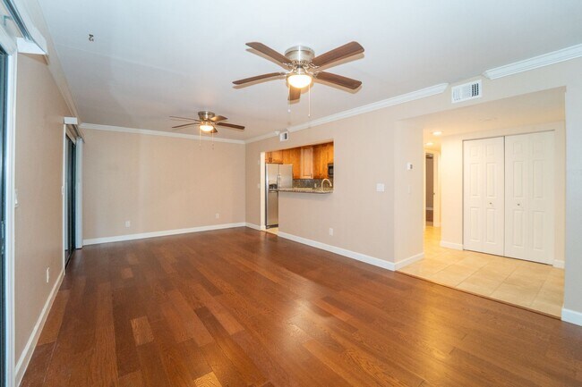 Building Photo - 2BR/2BA Condo in the Desirable Conquistador