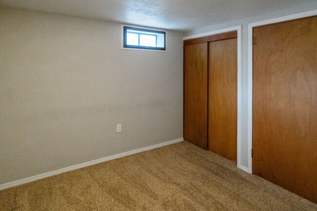 Building Photo - 1214 E 43rd Ave