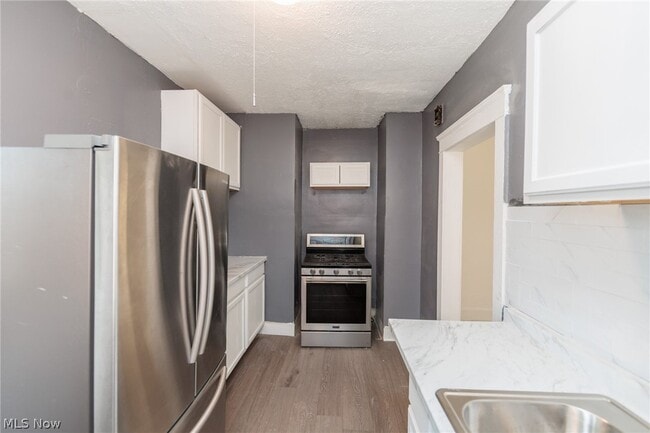 Building Photo - 1519 Ridgewood Ave