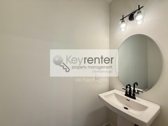 Building Photo - 1674 S Watkins St