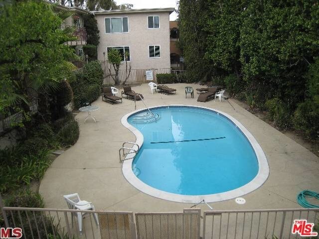 Building Photo - 5252 Coldwater Canyon Ave