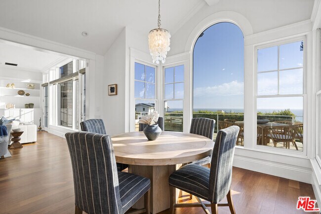 Building Photo - 7335 Birdview Ave