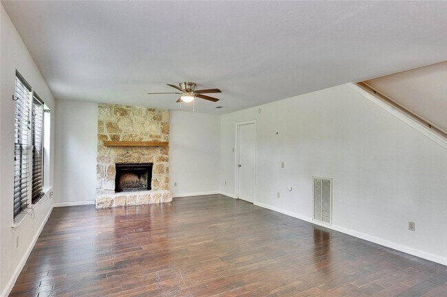 Building Photo - 7501 Gaines Mill Ln