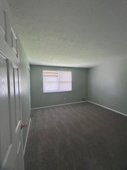 Building Photo - 124 Larkins Xing
