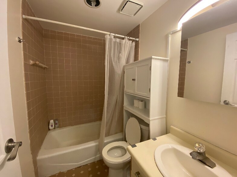 Building Photo - 42 Worcester Sq