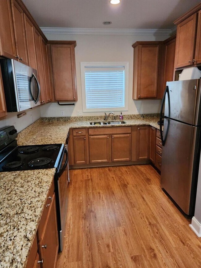Building Photo - 4952 Date Palm Dr