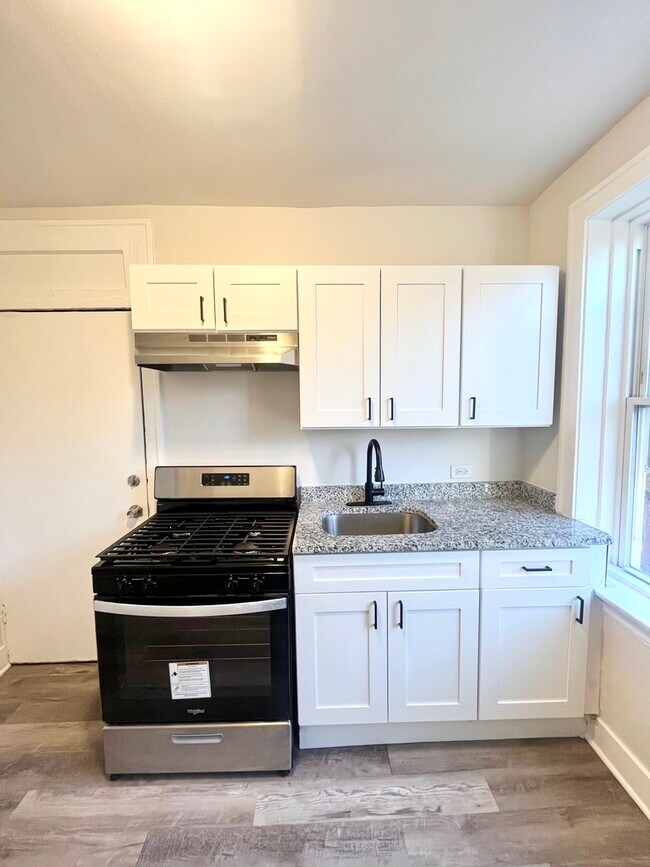 Building Photo - 4134 W 24th Pl