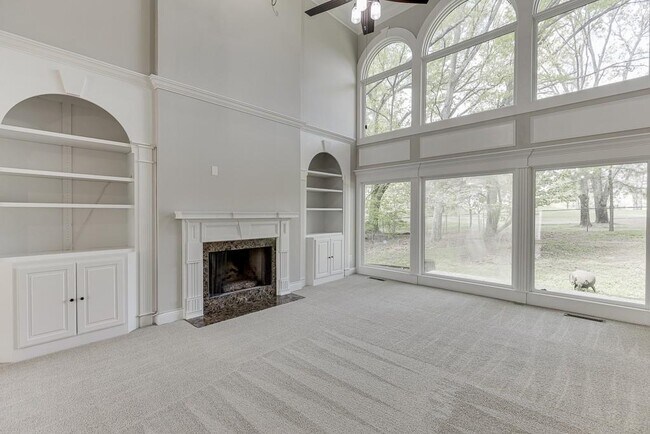 Building Photo - 9345 Riverclub Pkwy