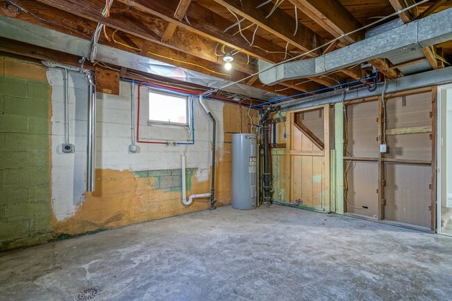 Building Photo - 1610 9th Ave N