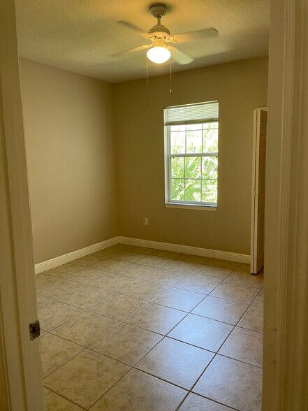 Building Photo - 303 Southern Pecan Cir