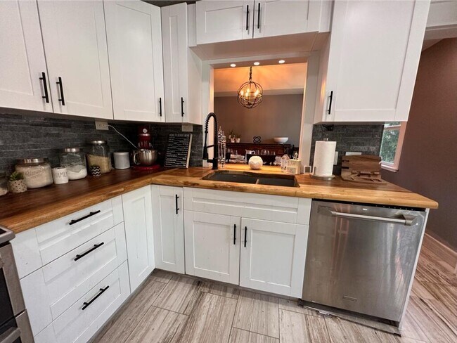 Building Photo - 4332 145th Ave N