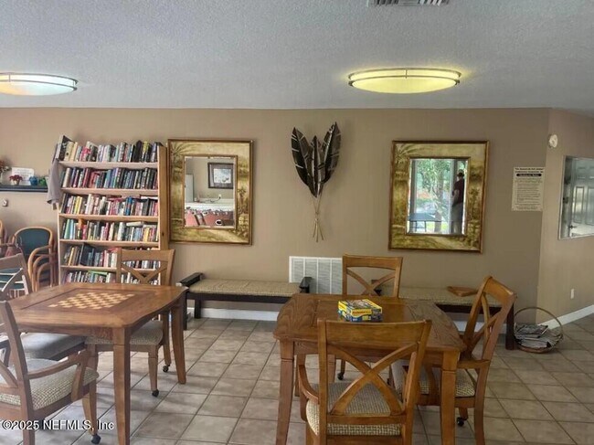 Building Photo - 1800 Park Ave