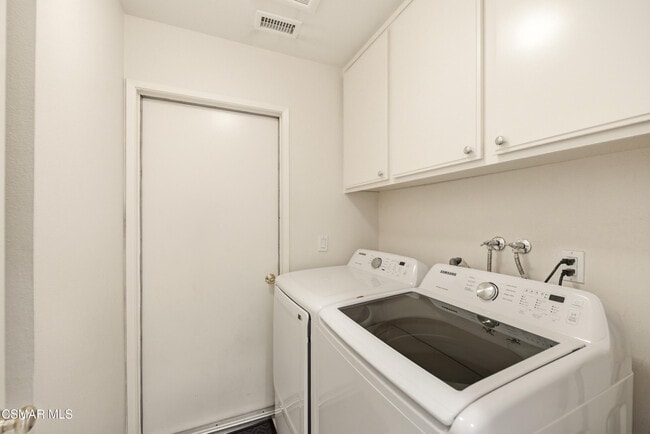 Building Photo - 2379 Leeward Cir