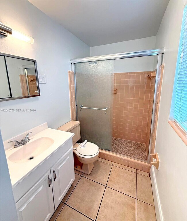 Building Photo - 12096 Dolphin Dr