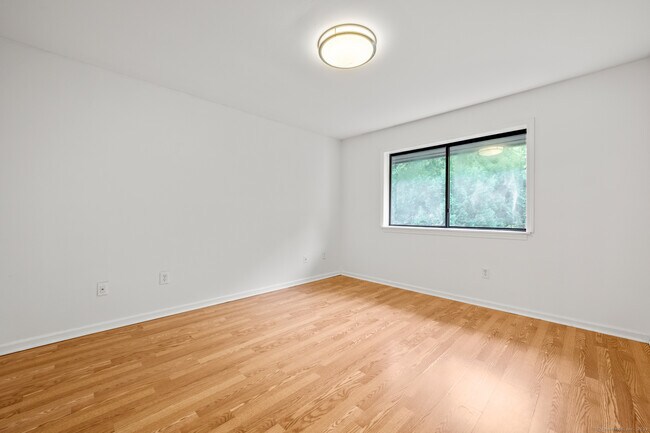 Building Photo - 250 Conestoga Way