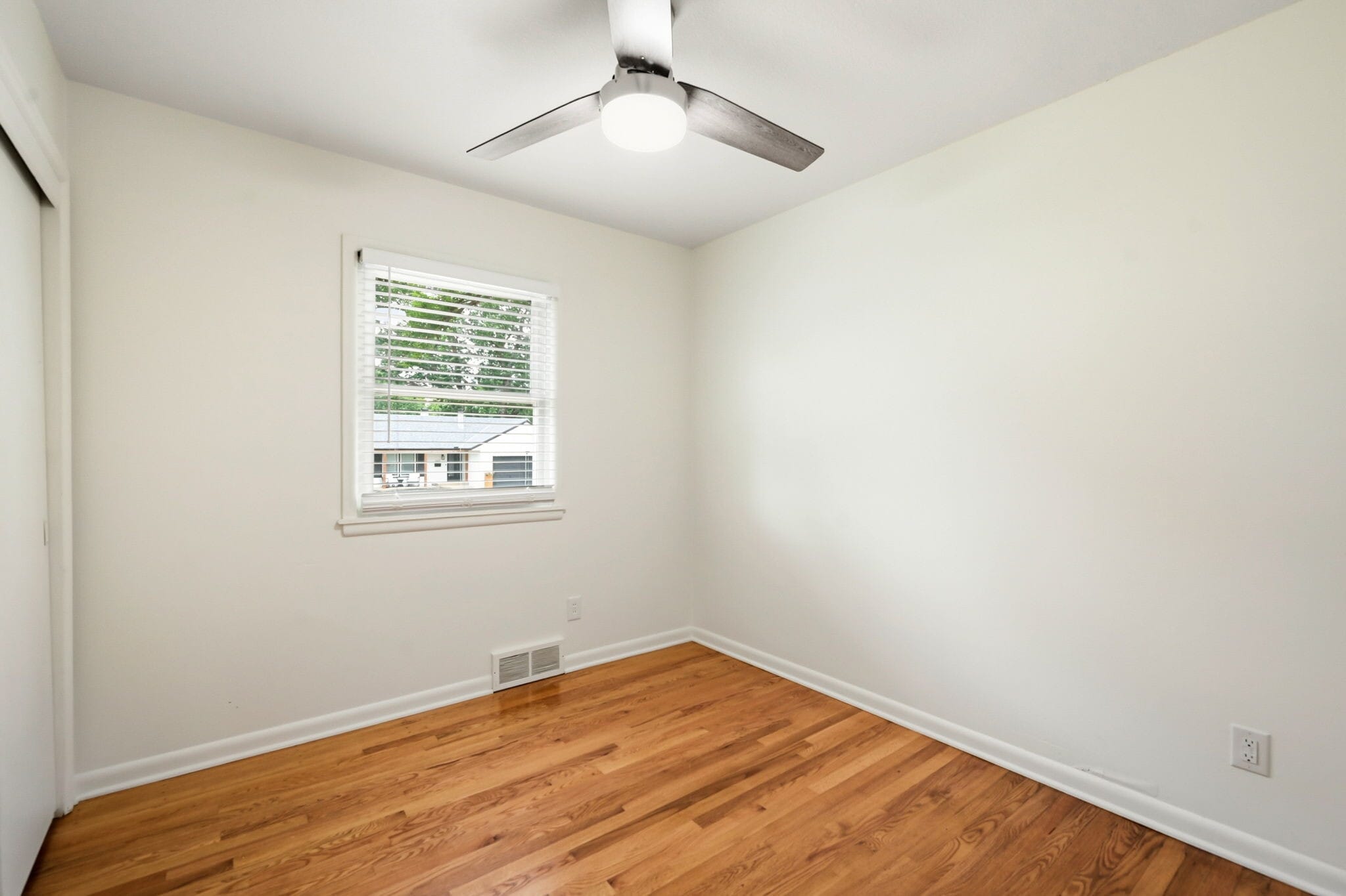 Building Photo - 303 S.W. Pinnell Dr