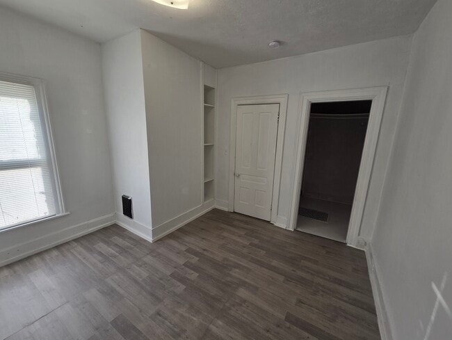 Building Photo - 232 Oakley Pl NE