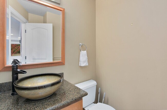 Building Photo - 2717B E Yesler Wy