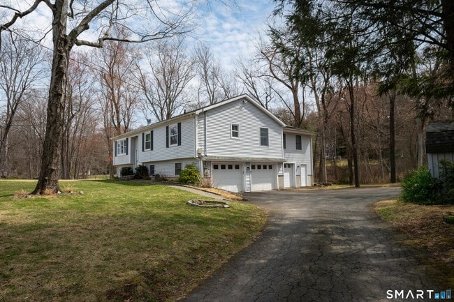 Building Photo - 10 Grove Pl