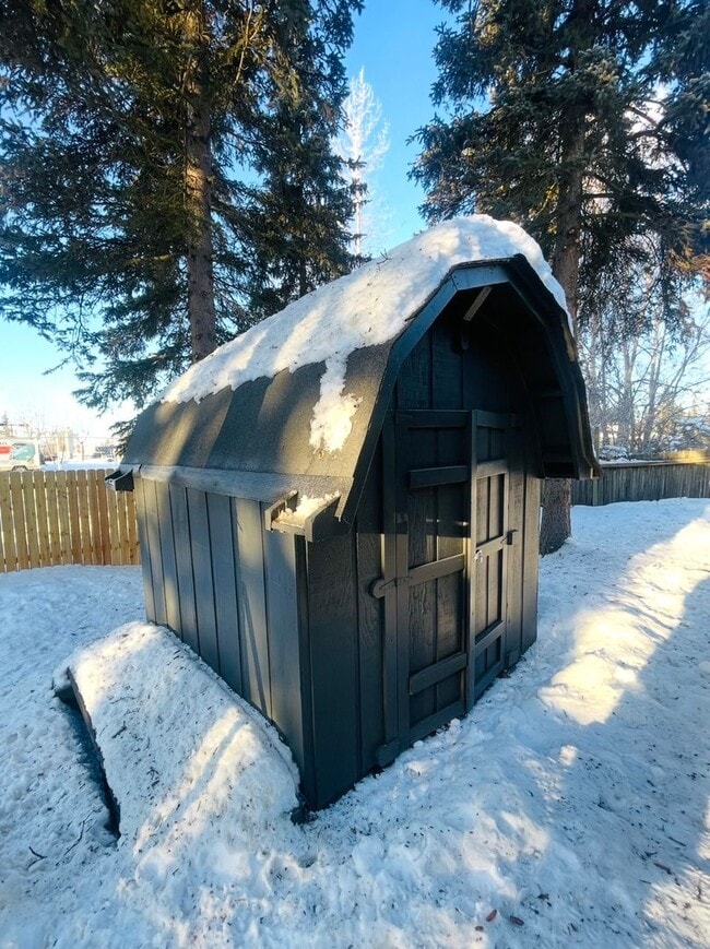 Building Photo - 2718 Lee St