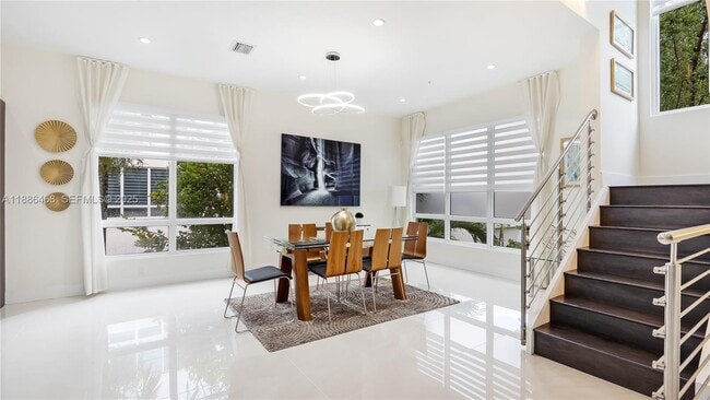 Building Photo - 6611 NW 105th Pl