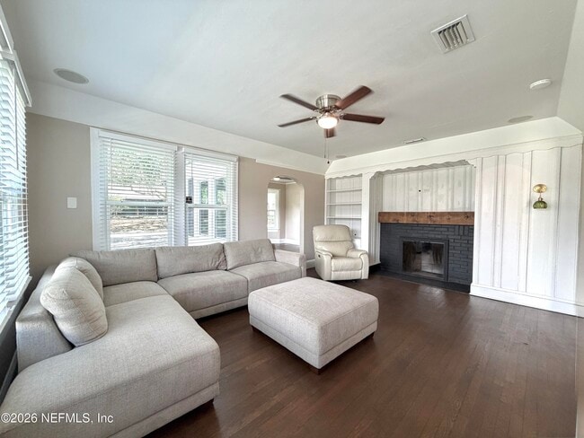 Building Photo - 1407 Belmonte Ave