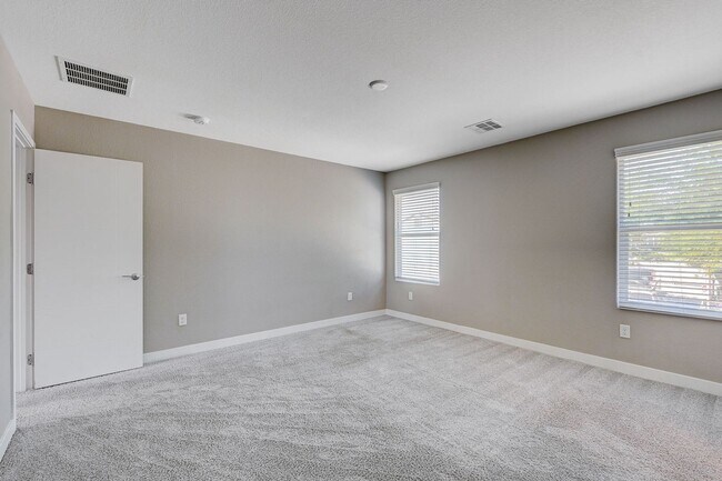 Building Photo - 2022 Single Family Home: 50% off first mon...