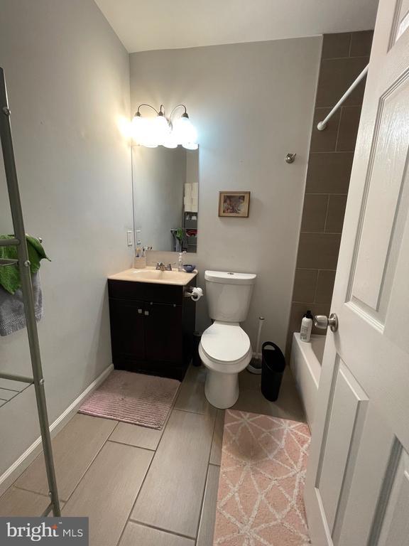 Building Photo - 2024 N Carlisle St