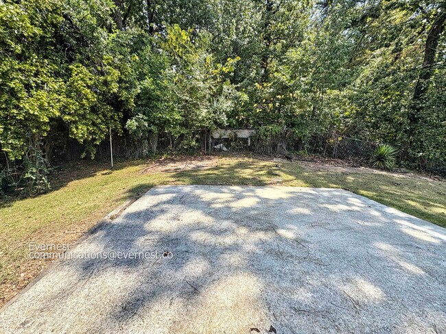 Building Photo - 976 Ridgewood Cir