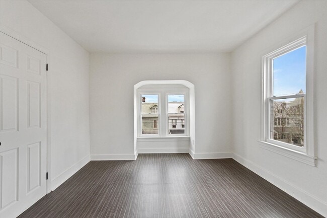 Building Photo - Spacious 5 Bedroom located in Central School District Coming Soon
