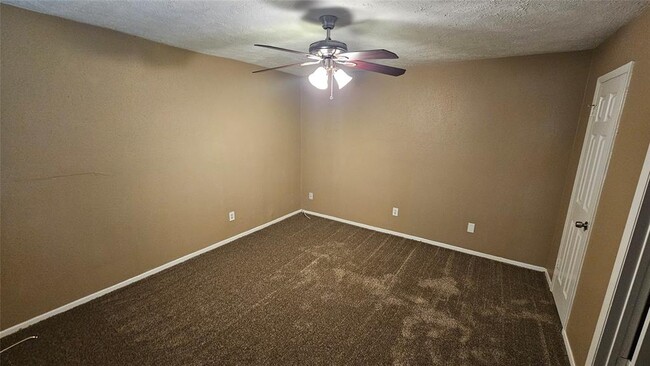 Building Photo - 19450 Cypress River Dr
