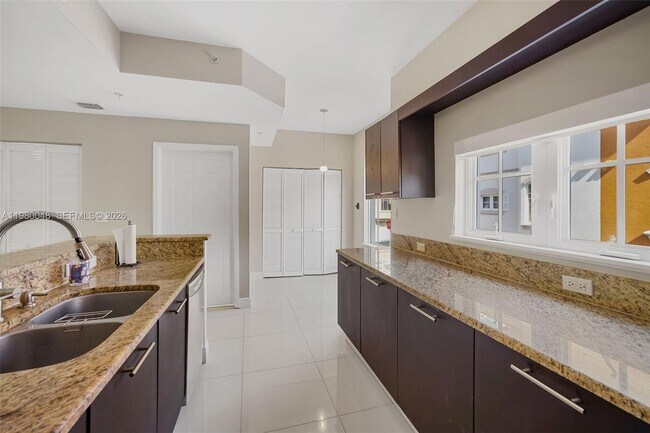 Building Photo - 2729 NE 184th Way