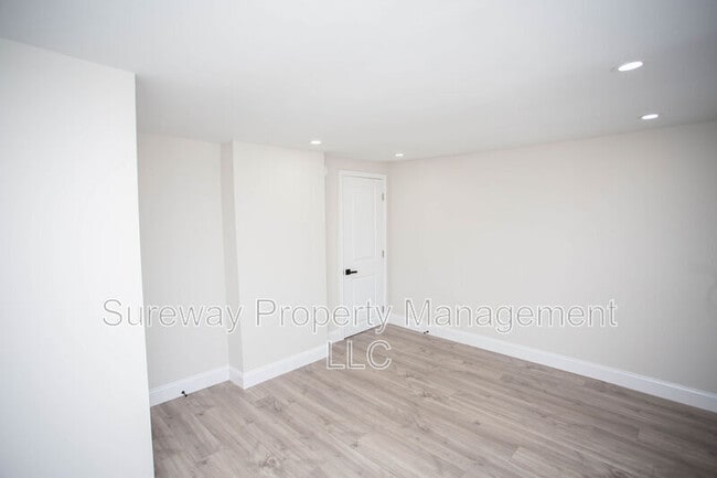 Building Photo - 200 Chestnut St