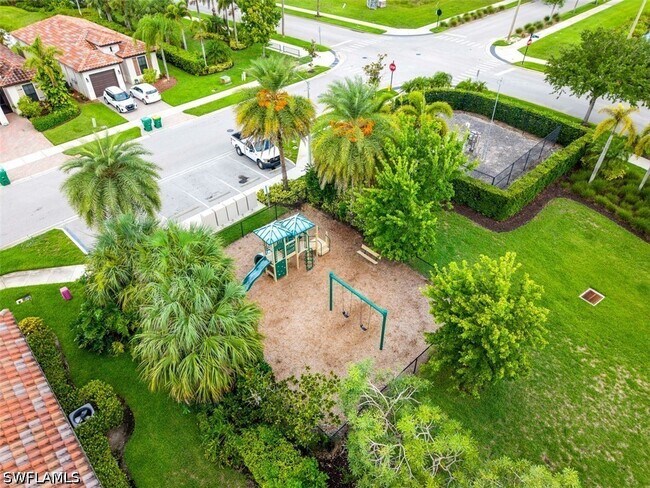 Building Photo - 5535 Useppa Dr