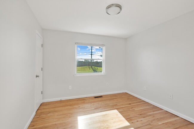 Building Photo - 5328 Cherryview Ln