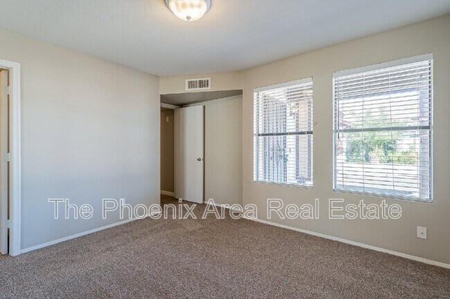 Building Photo - 5714 N 68th Ave