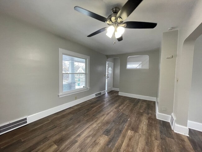 Building Photo - 5233 Anthony St