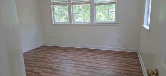 Building Photo - 5323 SW 91st Terrace