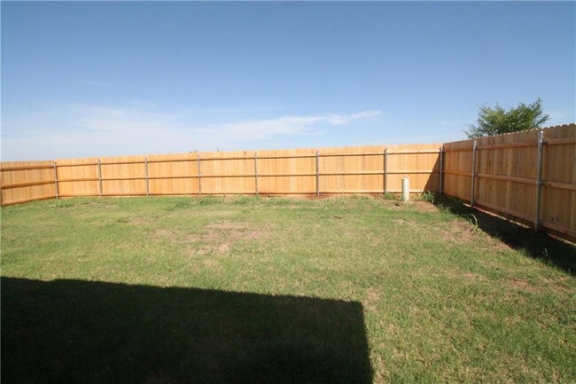 Building Photo - 13924 Northwood Village Dr