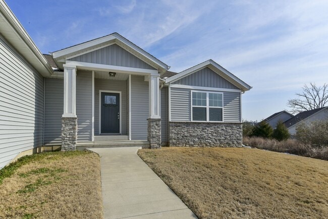 Building Photo - 343 Holts Lake Dr