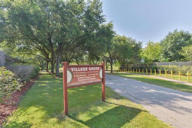Building Photo - 7015 Redwood Falls Dr