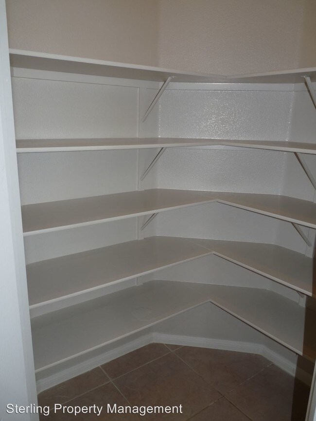 Building Photo - 3460 French Daisy St