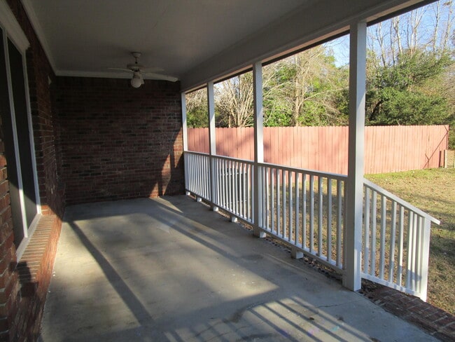Building Photo - 2224 Preot St