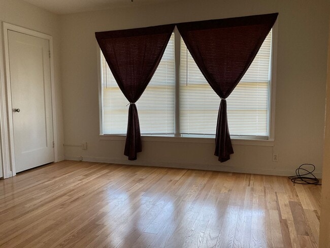 Building Photo - 10 ACRES with an AMAZING 3 Bedroom 2 Bath ...