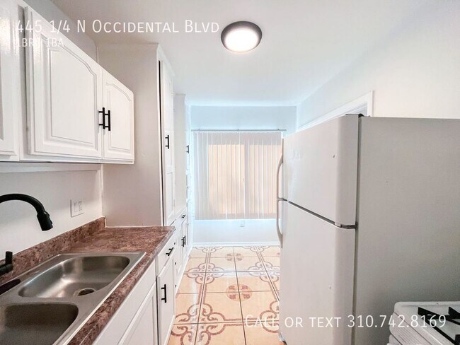 Building Photo - 445 1/4 N Occidental Blvd-